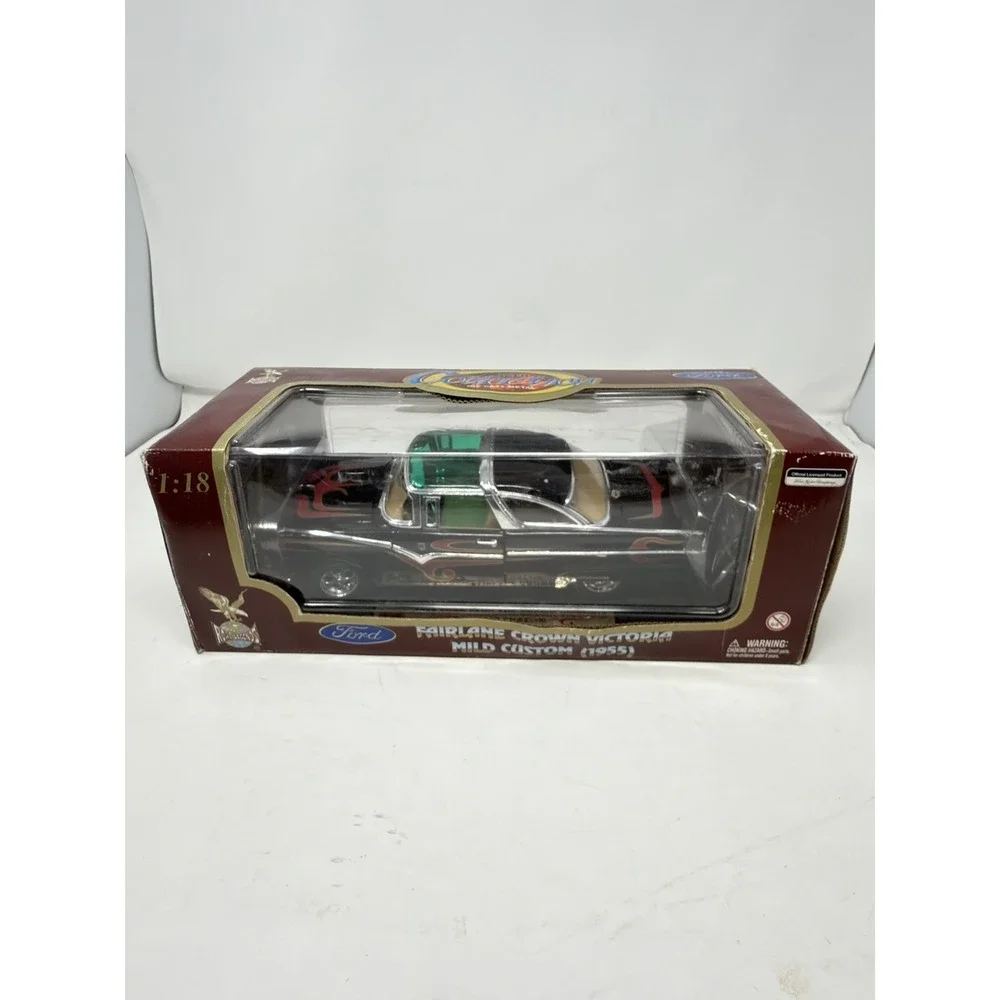 Road‎ Tough 1957 Red Chevrolet Bel Air Convertible Die cast Car 1:18 NIB